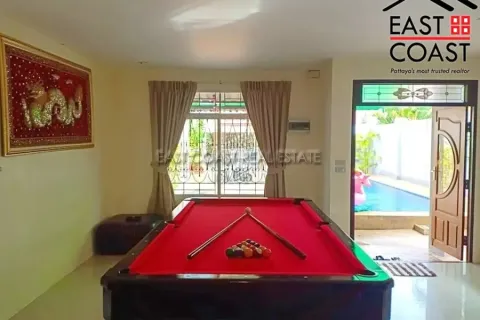 Casa de 4 dormitorios en Jomtien Beach, Pattaya, Tailandia № 213254 - foto 11