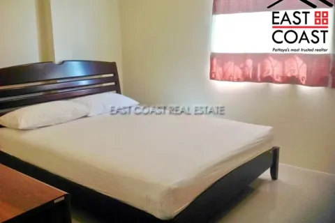 Casa de 4 dormitorios en Jomtien Beach, Pattaya, Tailandia № 213254 - foto 10