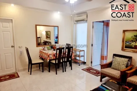 Condominio de 2 dormitorios en Jomtien Beach, Pattaya, Tailandia № 213249 - foto 2