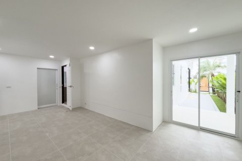 House in Phuket, Thailand 4 bedrooms № 163395 - photo 17