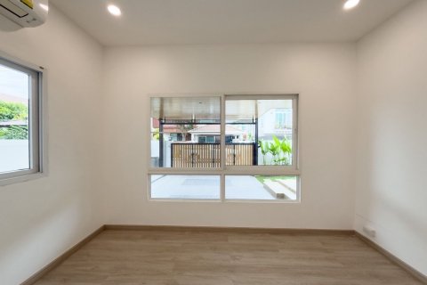 House in Phuket, Thailand 4 bedrooms № 163395 - photo 12