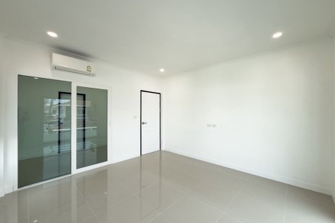 House in Phuket, Thailand 4 bedrooms № 163395 - photo 23