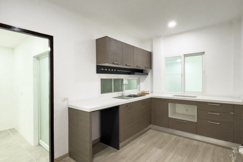 House in Phuket, Thailand 4 bedrooms № 163395 - photo 13