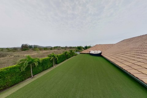 Villa in Hua Hin, Thailand 3 bedrooms № 163396 - photo 9