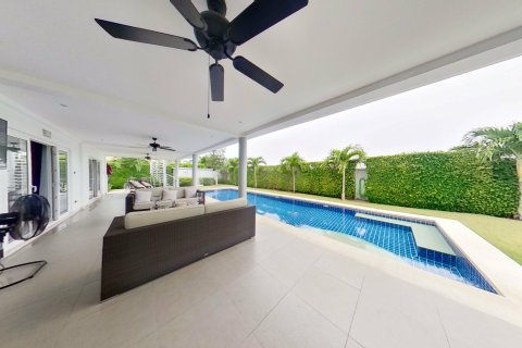 Villa in Hua Hin, Thailand 3 bedrooms № 163396 - photo 10