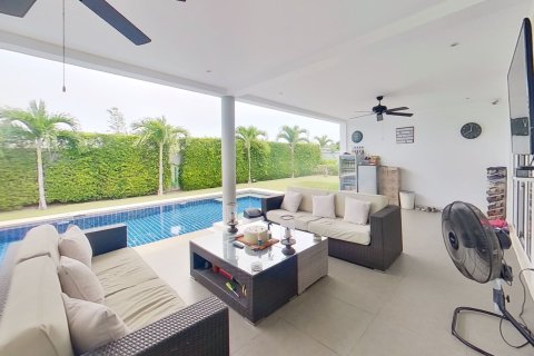 Villa in Hua Hin, Thailand 3 bedrooms № 163396 - photo 3