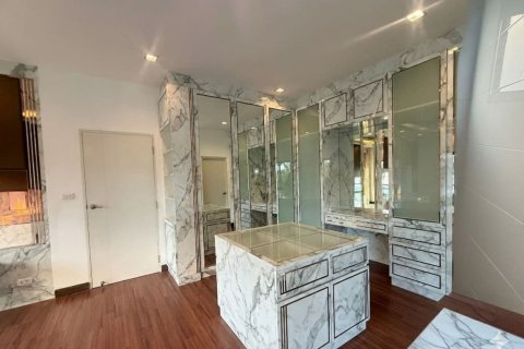 House in Sai Mai, Bangkok, Thailand 4 bedrooms № 163393 - photo 9