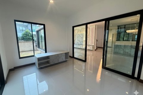 House in Sai Mai, Bangkok, Thailand 4 bedrooms № 163393 - photo 7