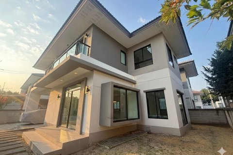 House in Sai Mai, Bangkok, Thailand 4 bedrooms № 163393 - photo 6