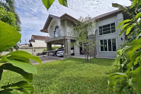 Villa in Rawai, Thailand 3 bedrooms № 134474 - photo 1