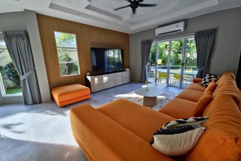 Villa in Rawai, Thailand 3 bedrooms № 134474 - photo 3