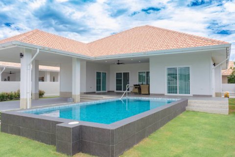 Вилла в Хуа Хине, Таиланд с 3 спальнями  № 134473 - фото 1