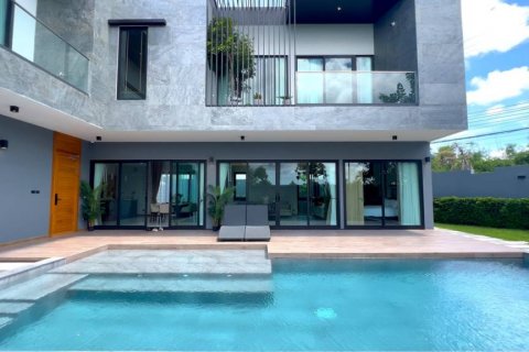 Villa à Bang Lamung, Thaïlande 4 chambres № 114087 - photo 1