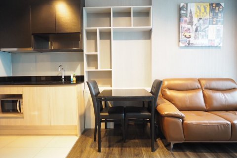 Студия в кондо в Ваттхане, Бангкок, Таиланд № 153172 - фото 3