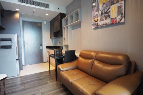 Студия в кондо в Ваттхане, Бангкок, Таиланд № 153172 - фото 10