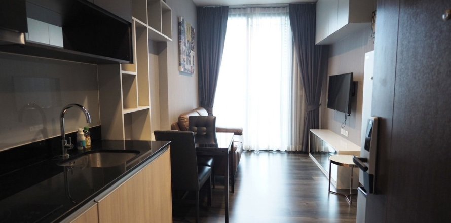 Студия в кондо в Ваттхане, Бангкок, Таиланд № 153172