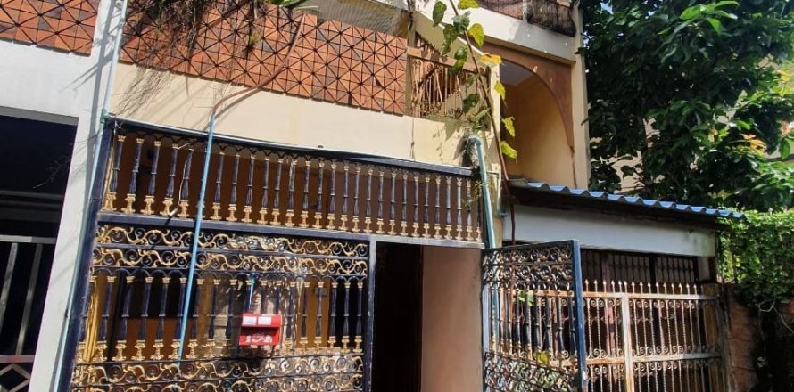 House in Pattaya, Thailand 4 bedrooms № 157521