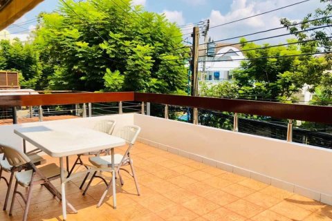 House in Bangkok, Thailand 4 bedrooms № 157524 - photo 3