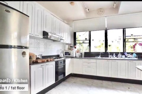 House in Bangkok, Thailand 4 bedrooms № 157524 - photo 20