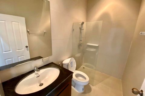 House in Bangkok, Thailand 4 bedrooms № 157525 - photo 7