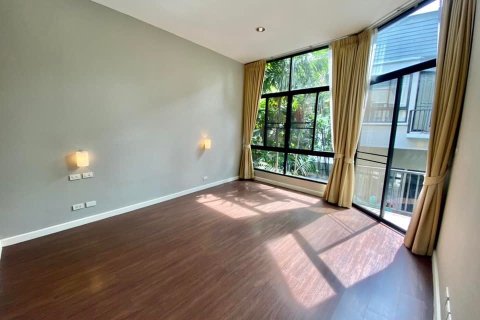 House in Bangkok, Thailand 4 bedrooms № 157525 - photo 11