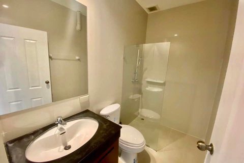 House in Bangkok, Thailand 4 bedrooms № 157525 - photo 3