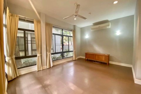 House in Bangkok, Thailand 4 bedrooms № 157525 - photo 16