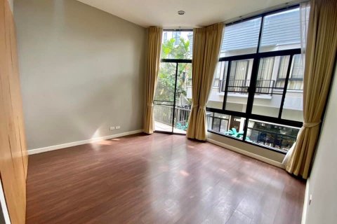 House in Bangkok, Thailand 4 bedrooms № 157525 - photo 9