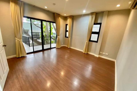 House in Bangkok, Thailand 4 bedrooms № 157525 - photo 4