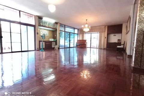 House in Bangkok, Thailand 6 bedrooms № 157522