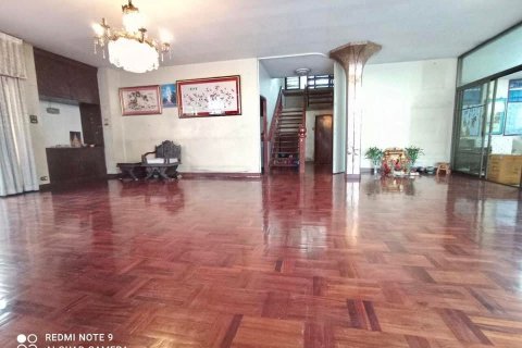 House in Bangkok, Thailand 6 bedrooms № 157522 - photo 7