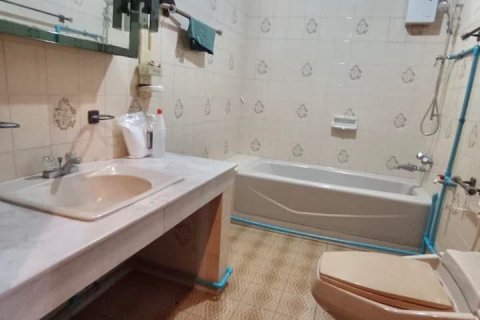 House in Bangkok, Thailand 6 bedrooms № 157522 - photo 2