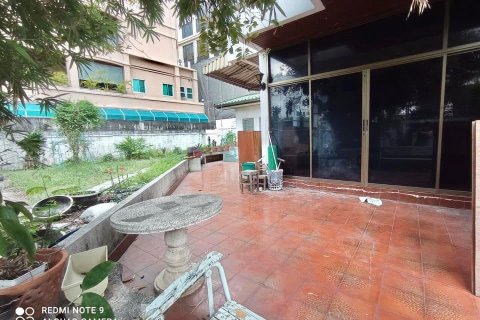 House in Bangkok, Thailand 6 bedrooms № 157522 - photo 9