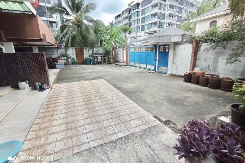 House in Bangkok, Thailand 6 bedrooms № 157522 - photo 12