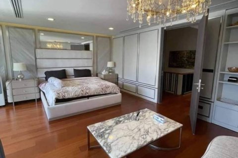 Condo in Bangkok, Thailand, 4 bedrooms  № 157519 - photo 5