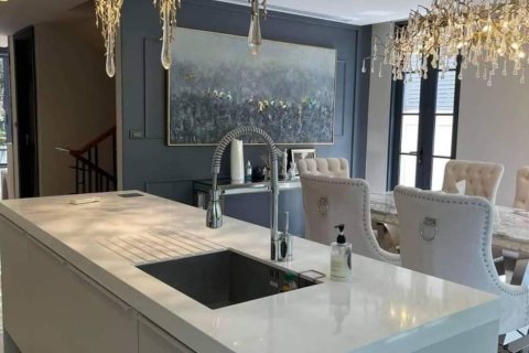 Condo in Bangkok, Thailand, 4 bedrooms  № 157519 - photo 10