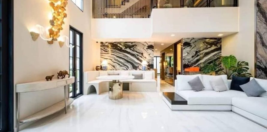 Condo in Bangkok, Thailand, 4 bedrooms  № 157519