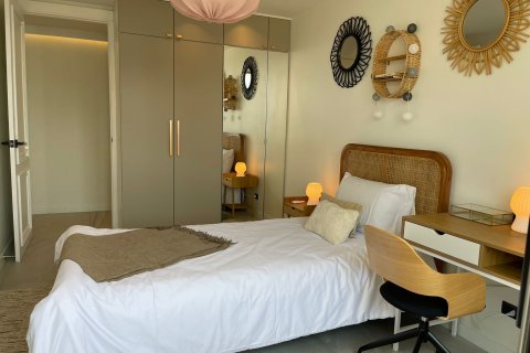 Condo in Watthana, Bangkok, Thailand, 3 bedrooms  № 133895 - photo 5