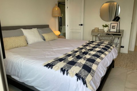 Condo in Watthana, Bangkok, Thailand, 3 bedrooms  № 133895 - photo 16