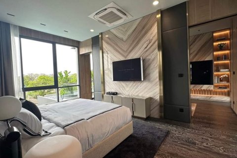 Вилла в Суан Луанге, Бангкок, Таиланд с 5 спальнями  № 133901 - фото 5