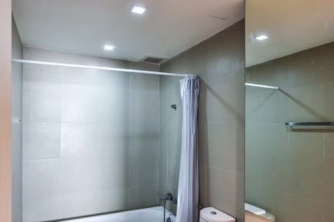 Студия в кондо в Клонг Тоэй, Бангкок, Таиланд № 141483 - фото 3