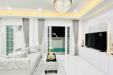 Villa in Pattaya, Thailand 3 bedrooms № 147660 - photo 26