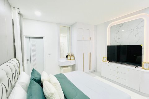 Villa in Pattaya, Thailand 3 bedrooms № 147660 - photo 15