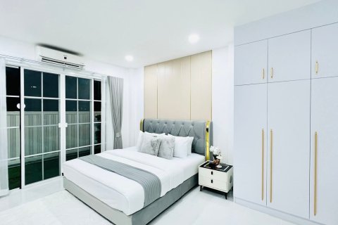 Villa in Pattaya, Thailand 3 bedrooms № 147660 - photo 10