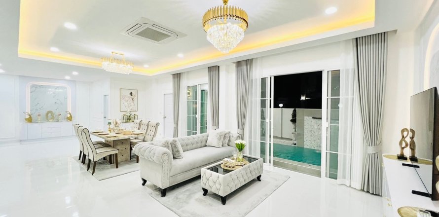 Villa in Pattaya, Thailand 3 bedrooms № 147660