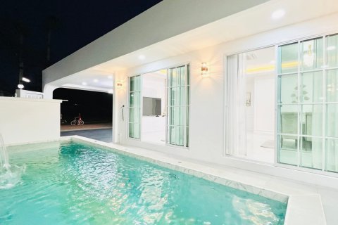 Villa in Pattaya, Thailand 3 bedrooms № 147660 - photo 24