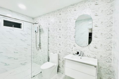 Villa in Pattaya, Thailand 3 bedrooms № 147660 - photo 12