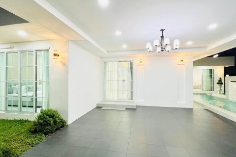 Villa in Pattaya, Thailand 3 bedrooms № 147660 - photo 20