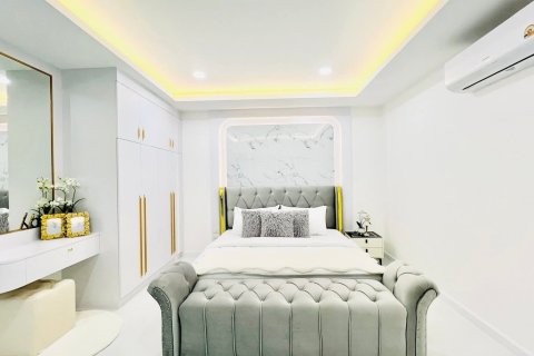 Villa in Pattaya, Thailand 3 bedrooms № 147660 - photo 6