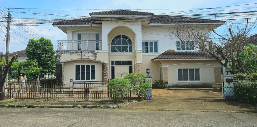 Дом в Чиангмае, Таиланд с 6 спальнями  № 147661